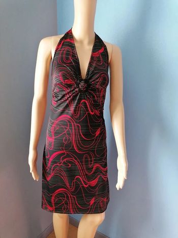 Robe dos nu TU pour un 36 ou 38,comme neuve