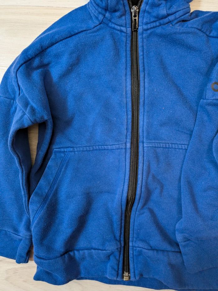 Gilet zippé avec ceapuche garçon 5-6 ans - photo numéro 3
