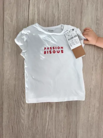 T-shirt blanc inscription rouge passion bisous