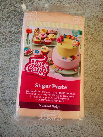 Pâte à sucre couleur beige naturel