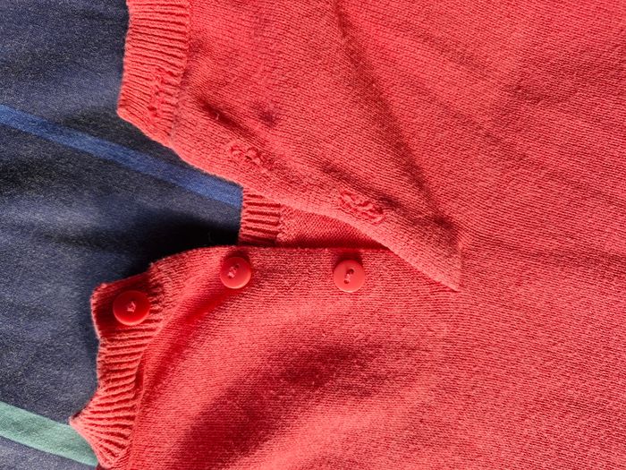 Superbe pull noeud papillon - photo numéro 6