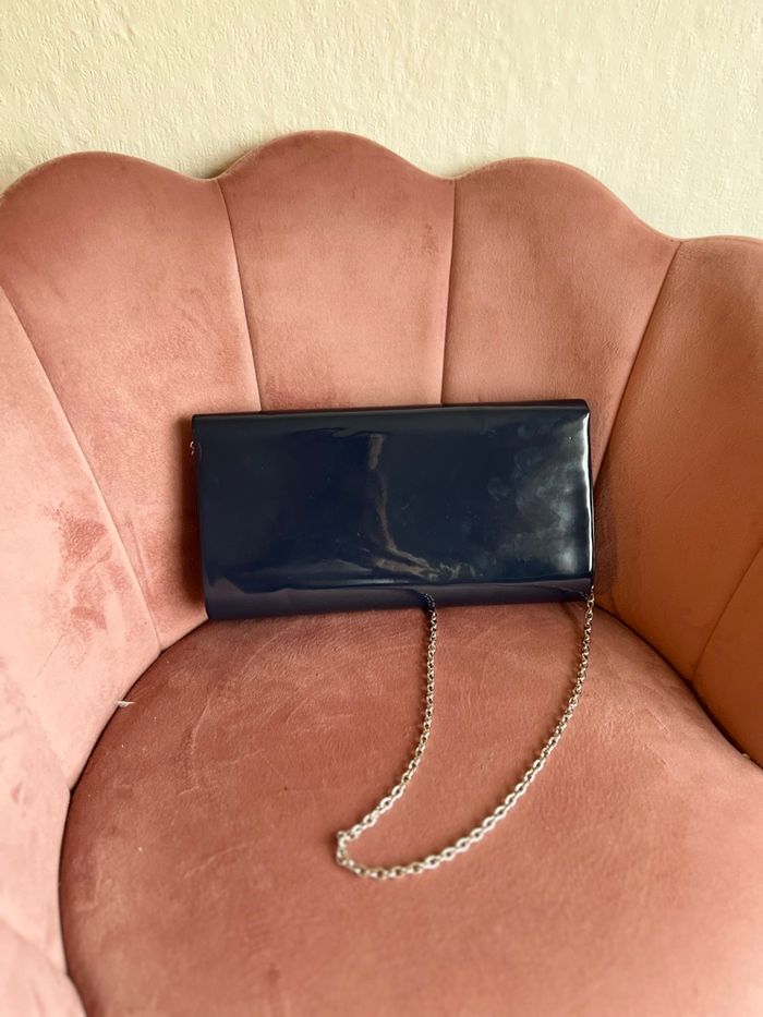 ✨ Pochette élégante MENBUR bleu nuit + chaîne argentée ✨💙 - photo numéro 3