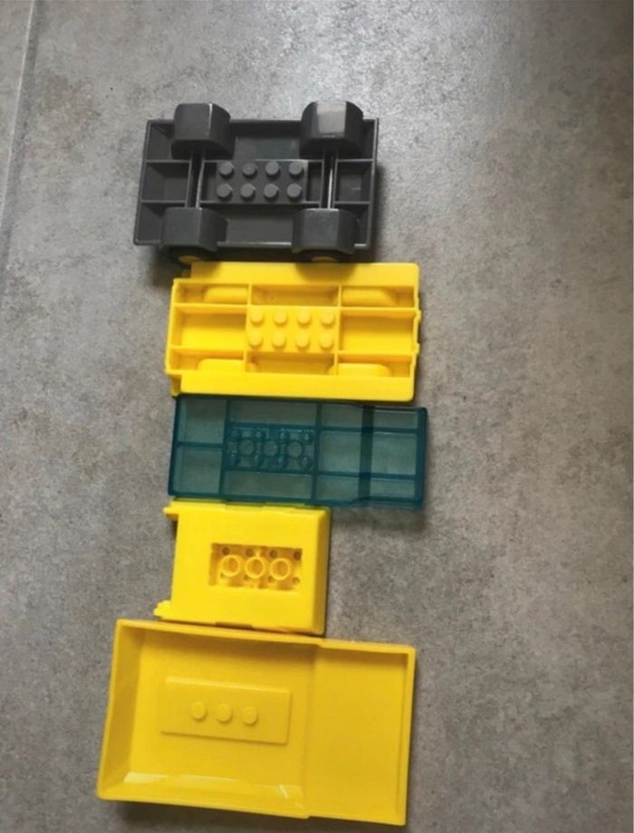 véhicule / camion de chantier 2016 McDonald’s en 5 parties à assembler - photo numéro 3