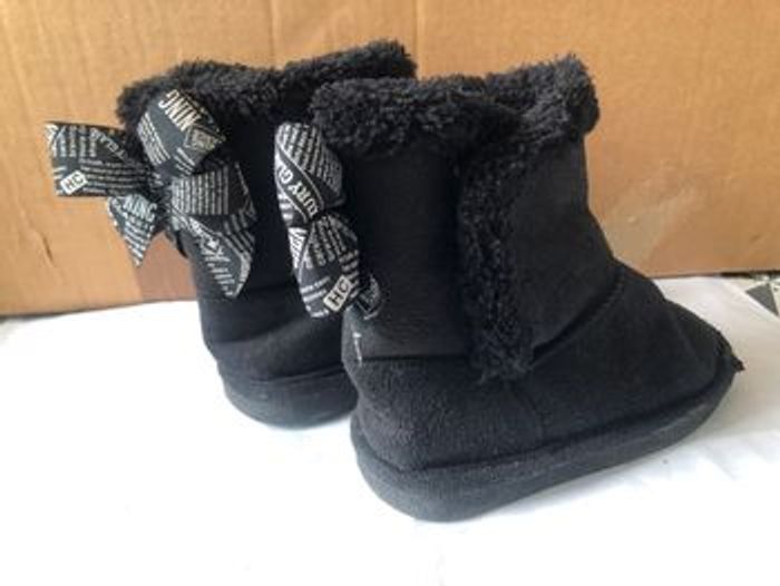 Bottines noires T25 avec noeud noir et blanc - photo numéro 3