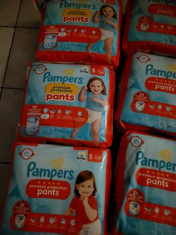 Lot couches pampers Premium pants 