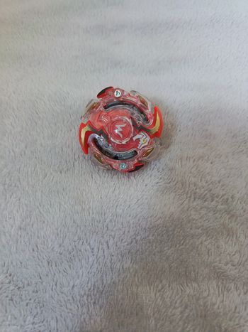 Toupie Beyblade Burst - Wild Wyvron W2 (Hasbro) - Rouge