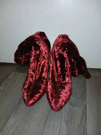 Bottines rouge à talons