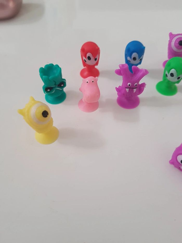 Lot 20 figurines à ventouses - photo numéro 2