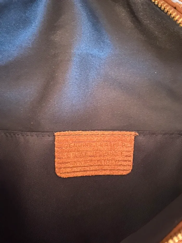 Grande banane The Genuine Leather avec 2 hanses différentes - photo numéro 4