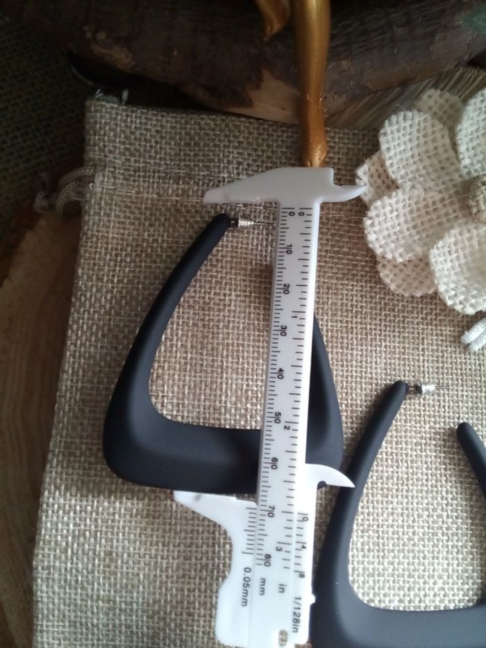 Boucles d'oreilles graphiques noires - photo numéro 2