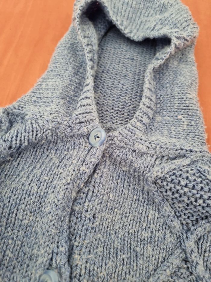 Gilet tricoté main en 5 7ans - photo numéro 3