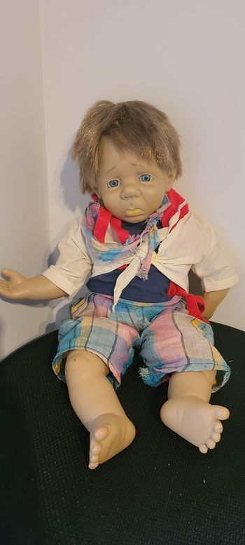 Poupée grimace. Avec habit d origine Hauteur 45 cm environ