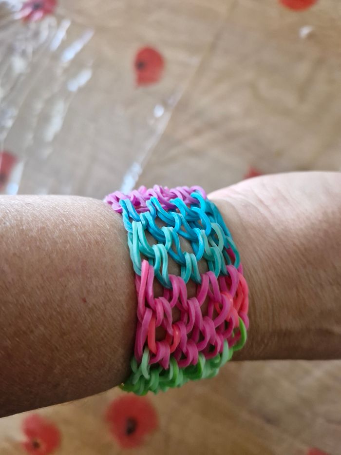 Joli petit bracelet arc en ciel - photo numéro 3