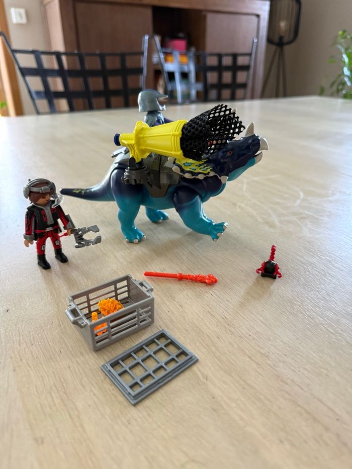 Tricératops et soldats - Playmobil 70627 - photo numéro 3