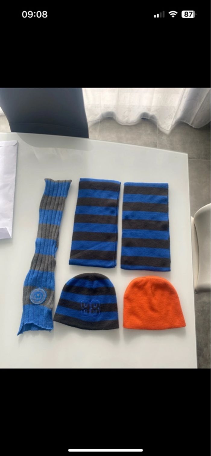 Lot 2 bonnets 3 écharpes