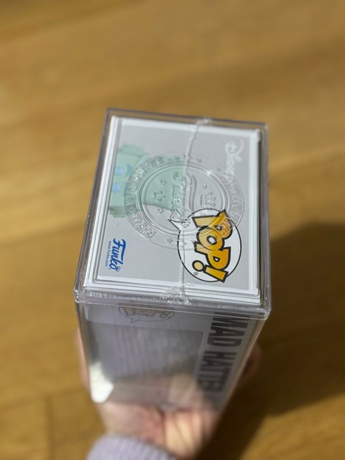 Funko Pop Disney Mad Hatter (Glow) 5000 pcs avec protection - photo numéro 4