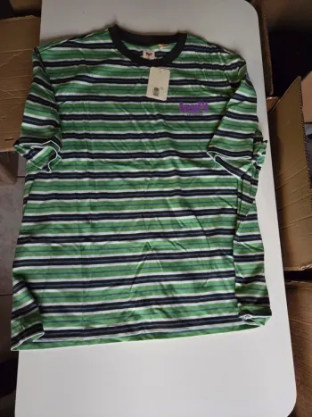 T-shirt levi's XL neuf avec étiquette
