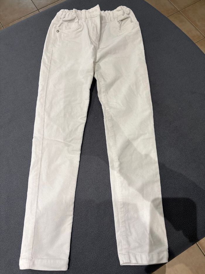 pantalon blanc côtelé
