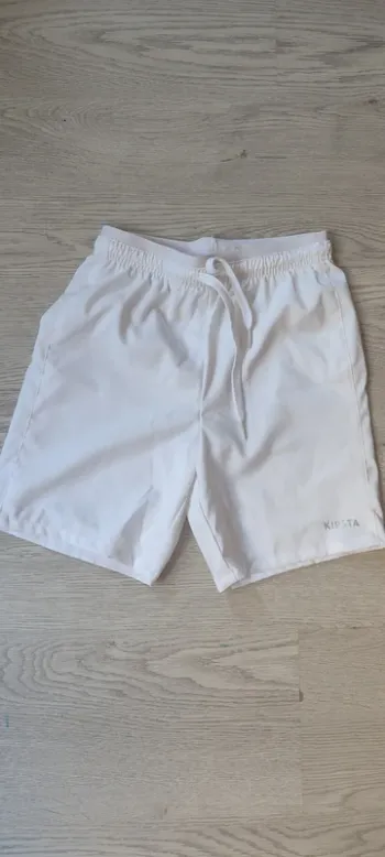 Short football neuf 8-9ans
