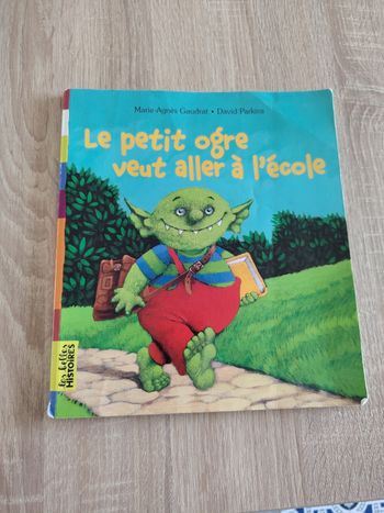 Le petit ogre veut aller à l'école