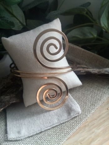 Bracelet de bras spirales