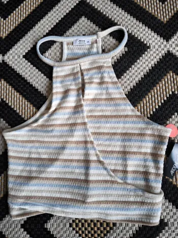 Crop top sans manches Ardene – Taille M – Neuf avec étiquette