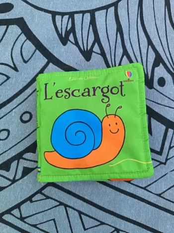 Livre en tissus l escargot