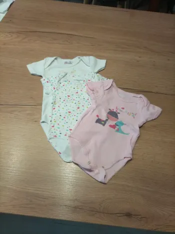Lot de 3 bodies 6 mois