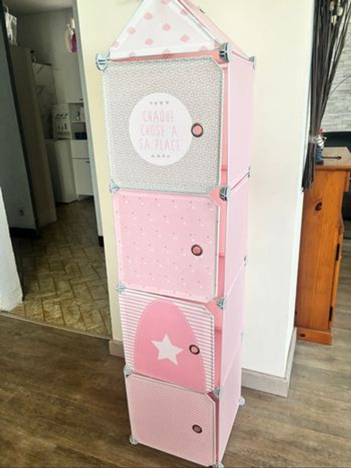 Tour de rangement enfant