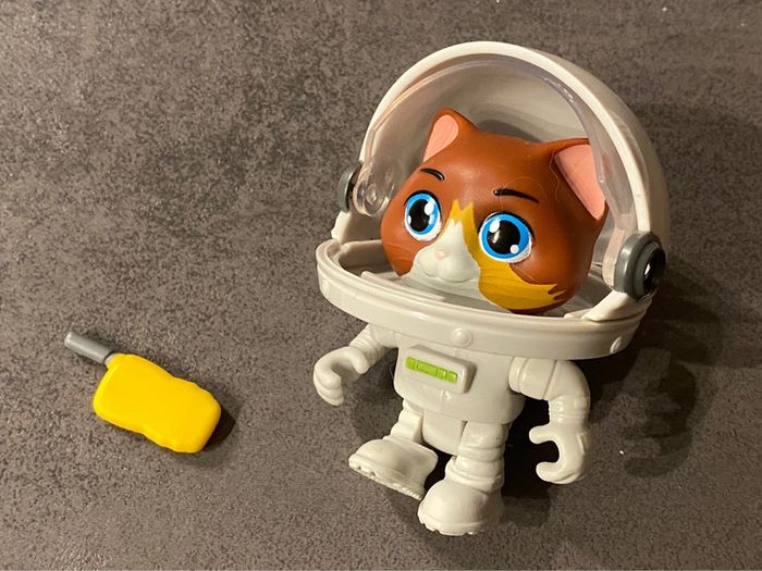 Figurine « 44 Chats » Cosmo et son talki Smoby. Article en très bon état. Valeur neuve : 13 euros. - photo numéro 2