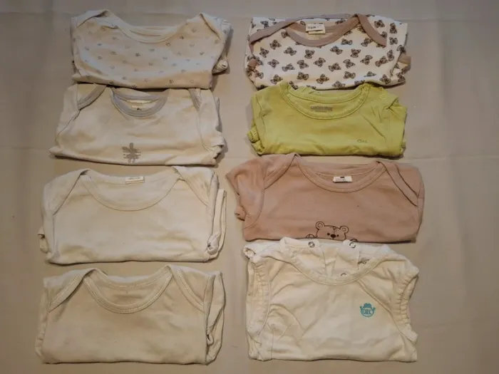 Lot vêtements (chemise t-shirt bodys short salopette) garçon 18 mois - photo numéro 6