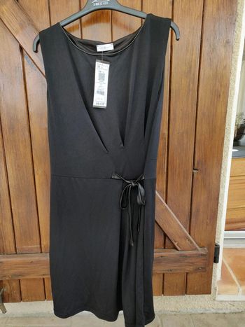 Robe noire cache coeur