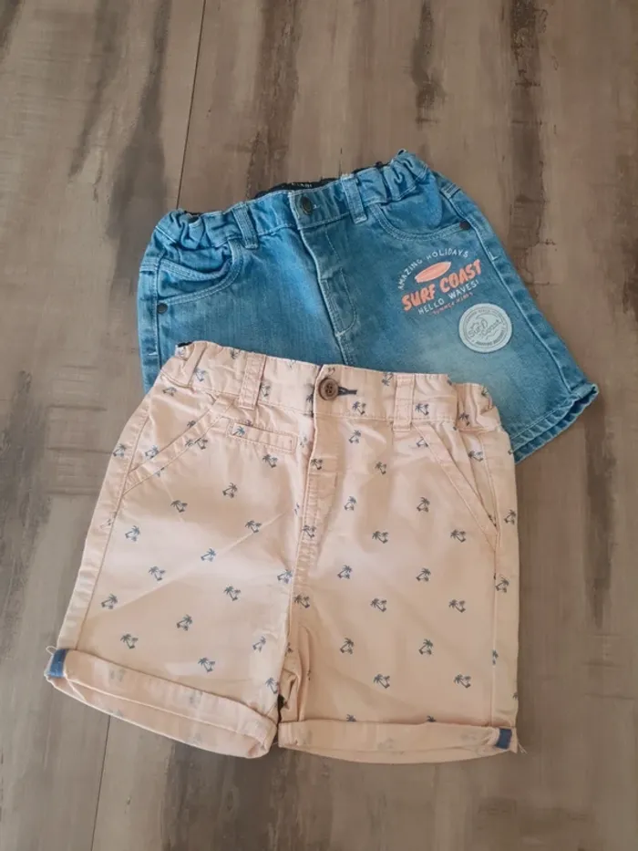 Lot 2 shorts en parfait état