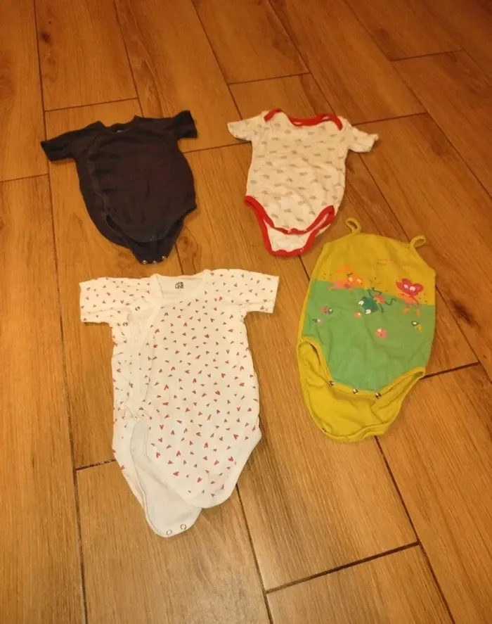 4 bodys bébé fille 24 mois