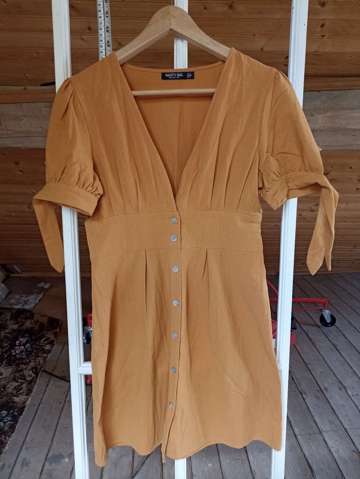 Robe d'été jaune orangé