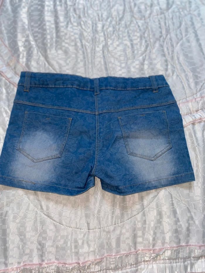 Short fille - photo numéro 2