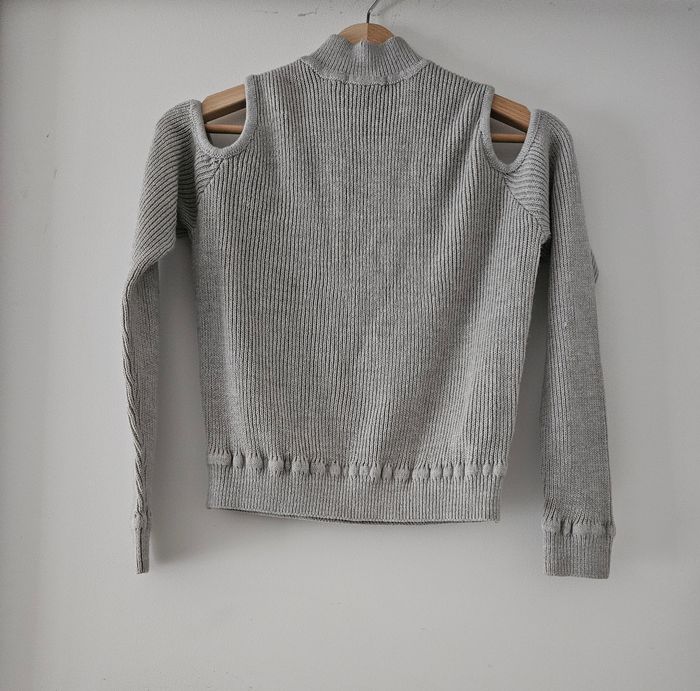 Pull avec épaules dénudées femme taille S - photo numéro 2