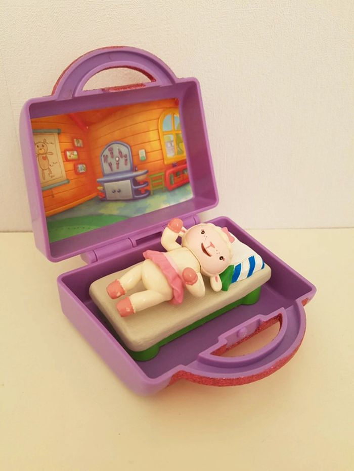 Mini univers malette Dr La peluche et ses amis Disney junior - photo numéro 7
