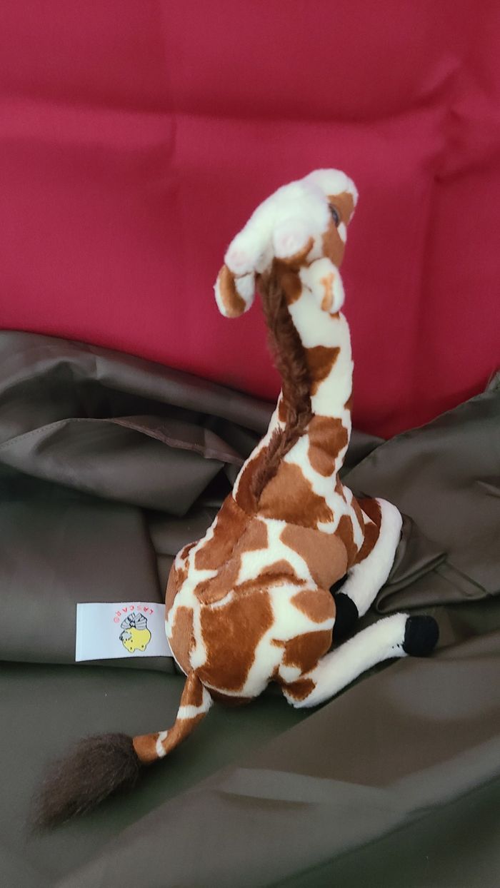 girafe assise en peluche LASCAR - photo numéro 5