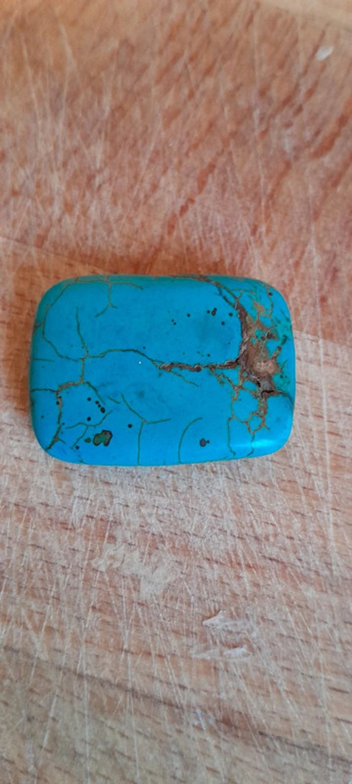 Elle turquoise pierre percee