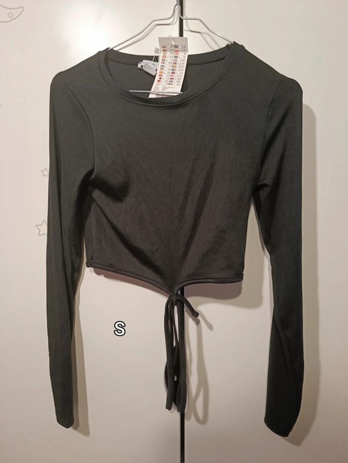 T shirt noir court manches longues taille S neuf