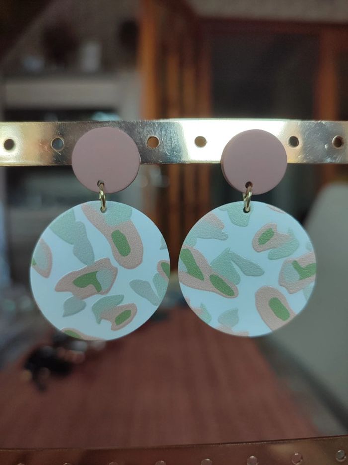 Boucle d'oreille ronde - photo numéro 2