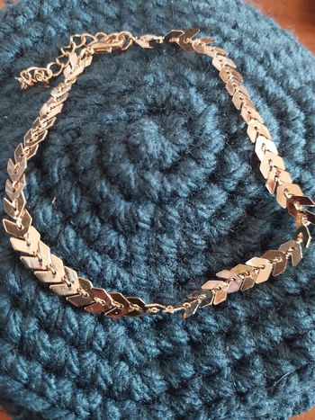 Jolie chaîne de cheville dorée