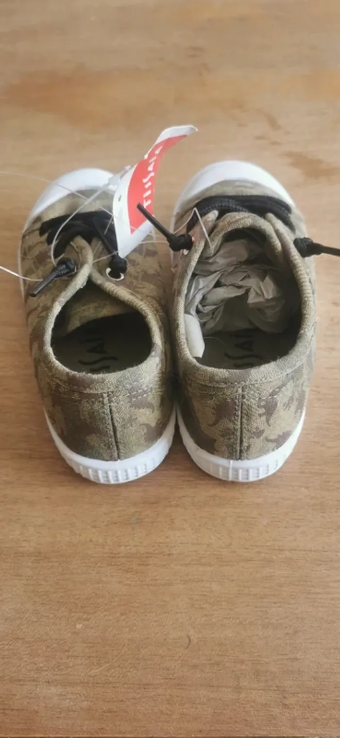 🌼Tennis Tissaia neuves pointure 26 – motif dinosaures fermeture élastique 🦕 - photo numéro 3