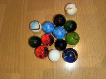 Lot de 13 grosses billes