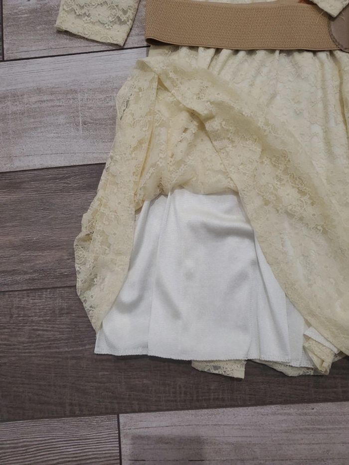 Robe dentelle - taille S - photo numéro 4