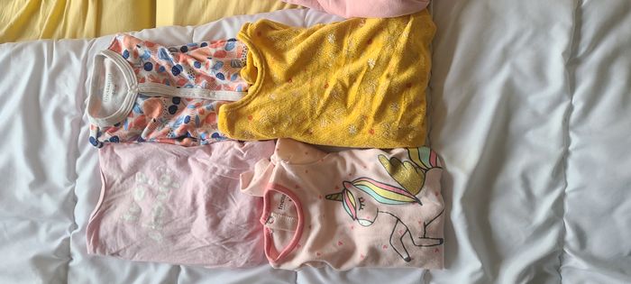 Lot vêtements bébé fille 3 à 18 mois - photo numéro 2