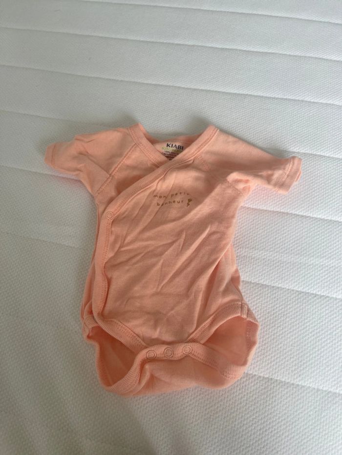 Body à manches courtes taille naissance couleur abricots Kiabi