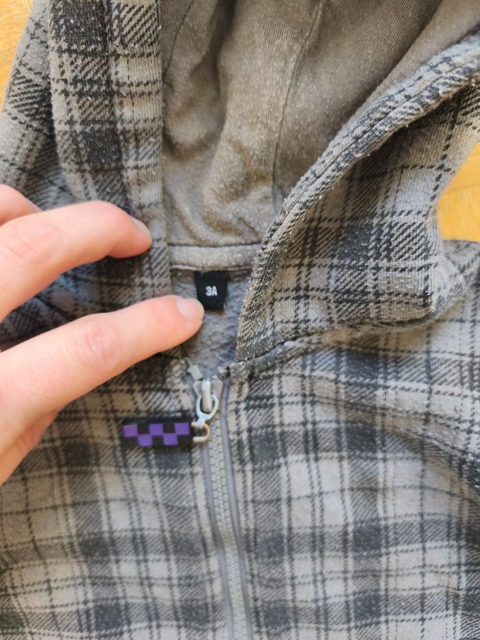 Gilet zip a capuche 3 ans carreaux gris et noir - photo numéro 4