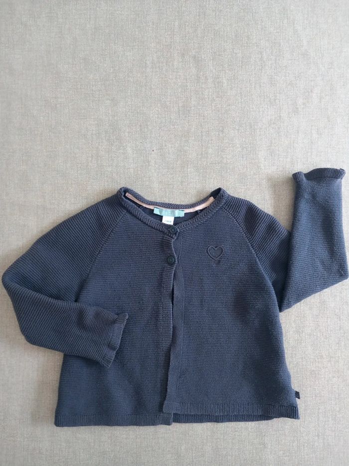 Gilet bleu Obaïbi 23 mois TBE